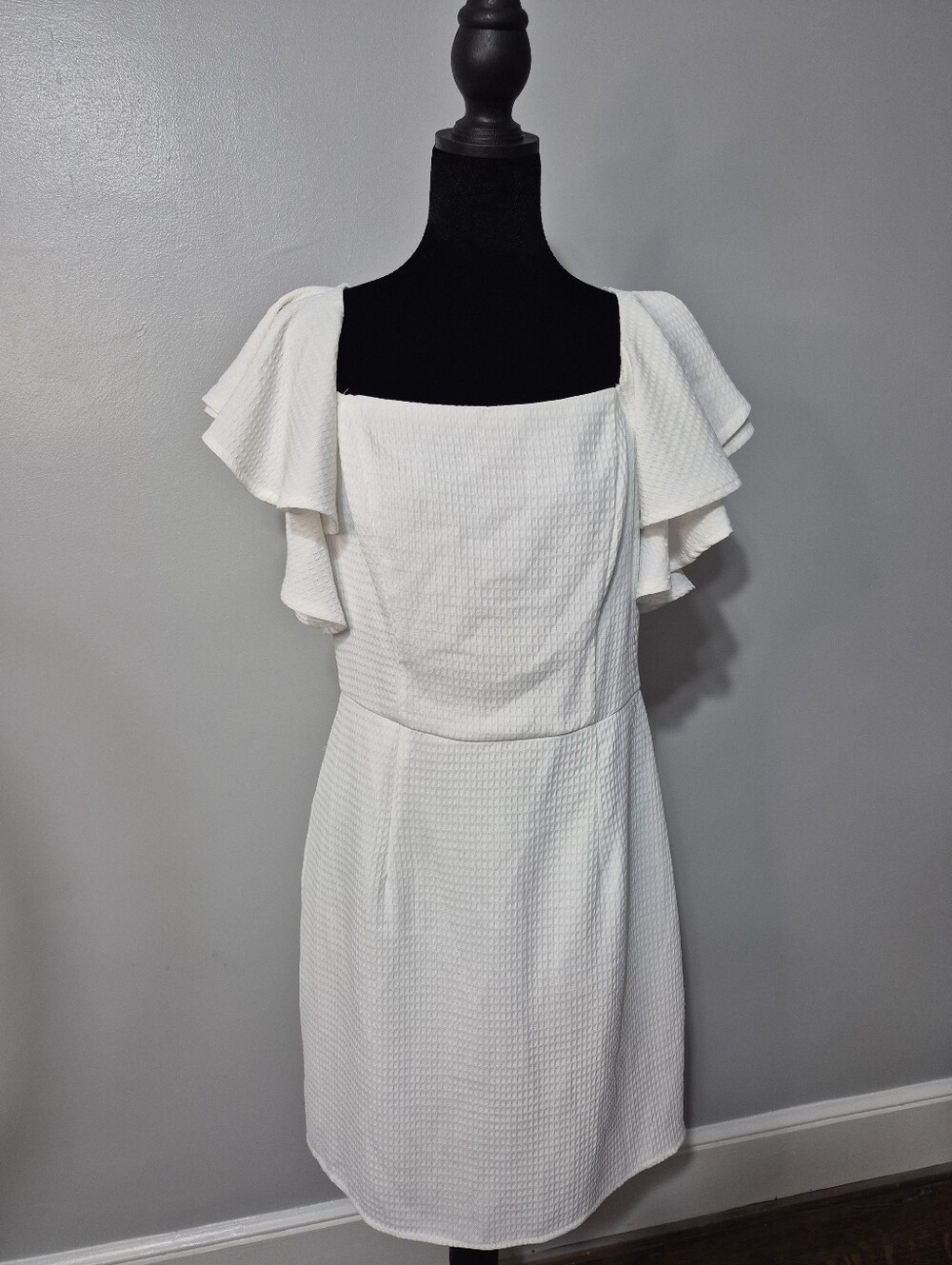 She+Sky White Ruffle Sleeve Sheath Dress Size Large Textured New With Tags